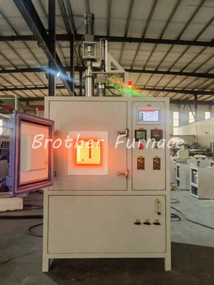 Controlled atmosphere furnace with auto mixing system